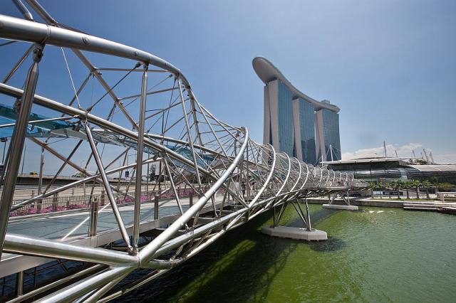 05 Singapore, helix bridge.jpg